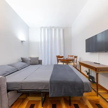Luxury Flat Crocetta 2 Stops From Duomo, Ac דירה